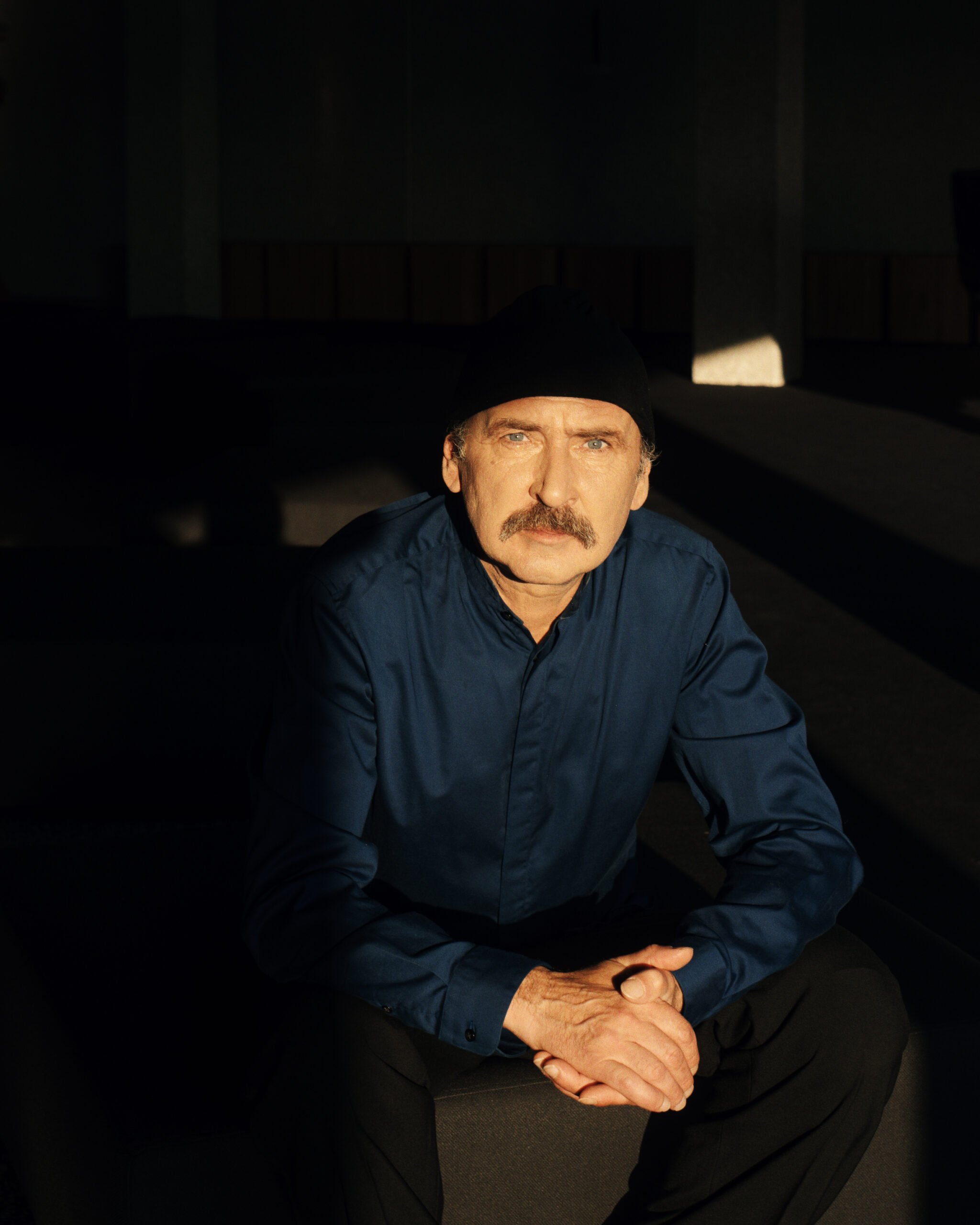 60-metį minintis Darius Auželis – apie kūrybos magiją, šeimą ir keistuoliškesnį žvilgsnį